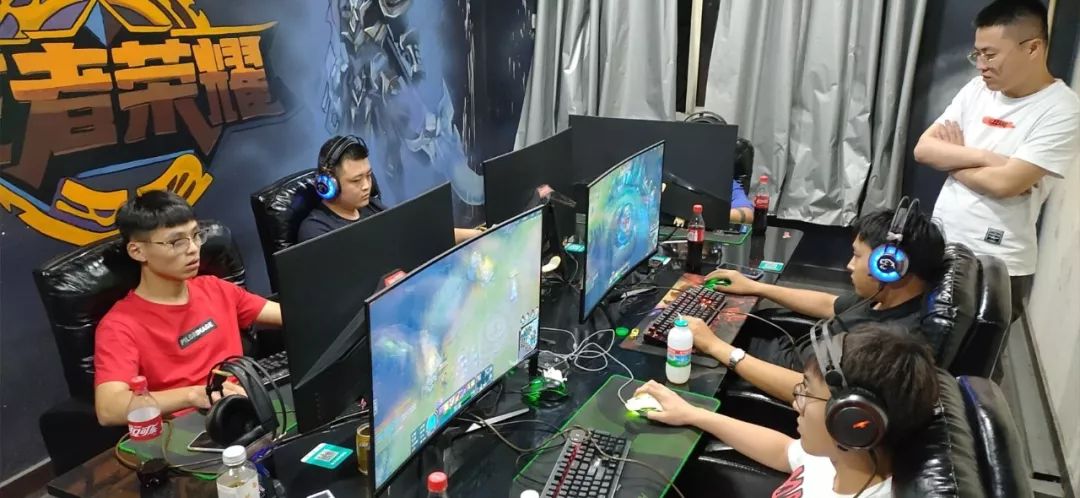 身份吸引了 身份吸引了