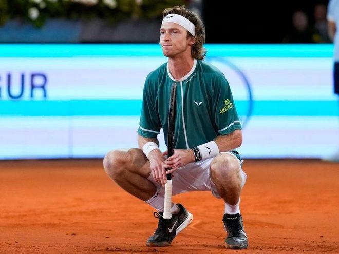 而这也是他 而这也是他