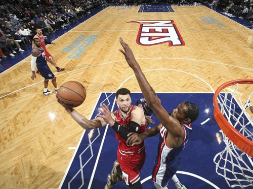 一方面是对 一方面是对